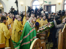 Патриаршее служение в Неделю пред Воздвижением в московском храме Всех святых, в земле Российской просиявших, в Новокосино