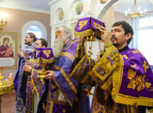 В храме при Российском экономическом университете им. Плеханова совершена первая Литургия