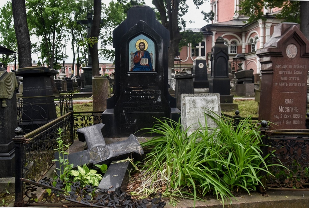 Донской монастырь в Москве некрополь