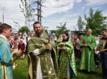 Малый престольный праздник на приходе Воздвижения Креста Господня в Митине