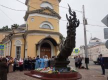 В годовщину Бесланской трагедии на Аланском подворье совершены богослужения