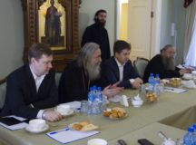 Состоялась встреча представителей ставропигиальных монастырей с руководителем столичного департамента торговли и услуг
