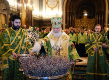 В канун праздника Входа Господня в Иерусалим Святейший Патриарх Кирилл совершил всенощное бдение в Храме Христа Спасителя