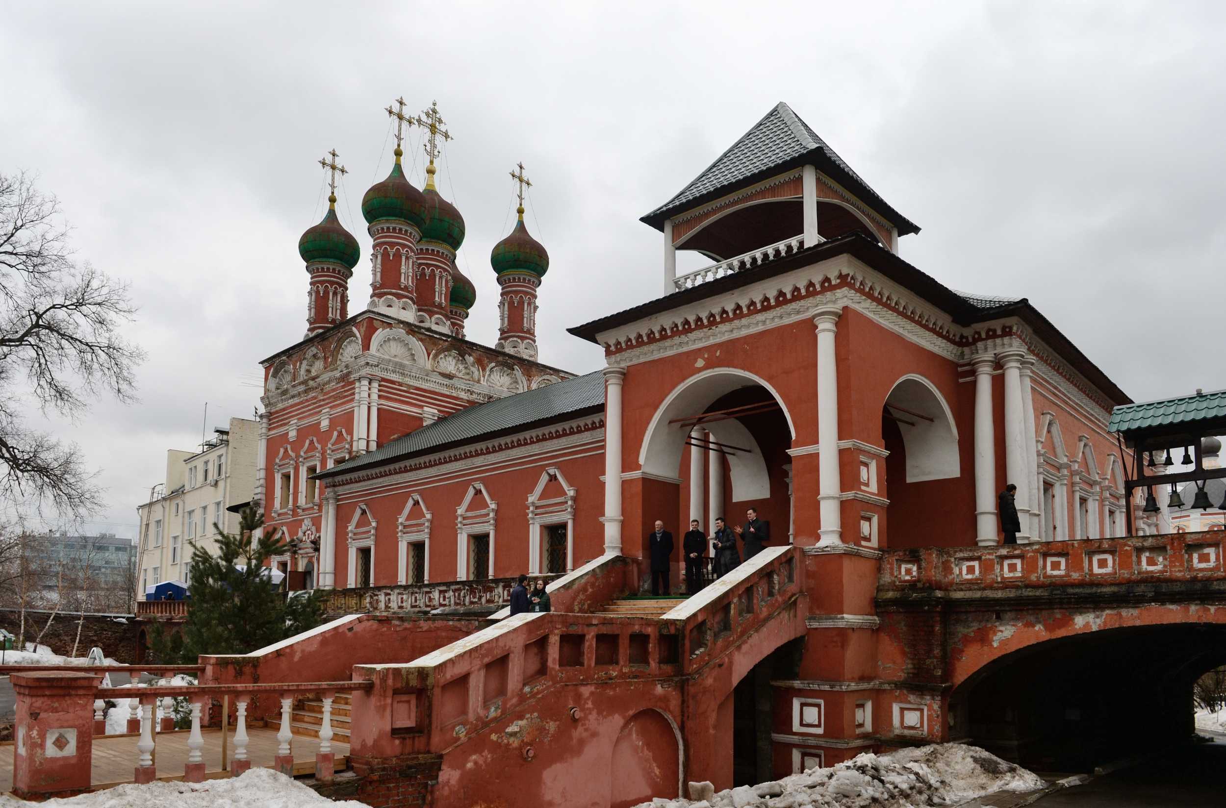 Петровский собор в Москве