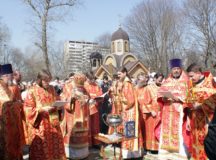 Освящен закладной камень в основание храма св. равноап. кн. Владимира в Новогиреево