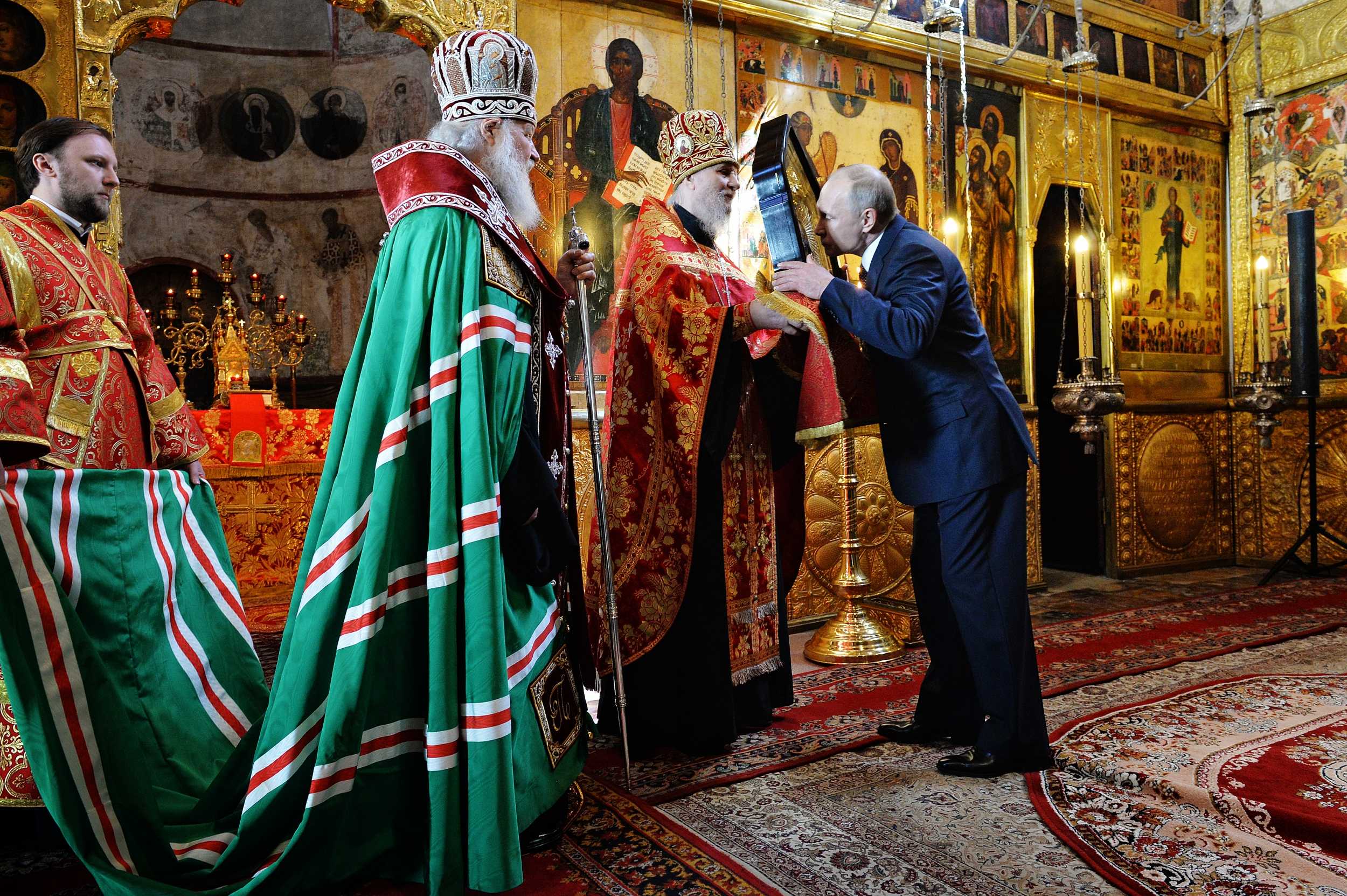 Святейший Патриарх Кирилл совершил благодарственный молебен в Благовещенском соборе Кремля по случаю вступления в должность Президента России В.В. Путина
