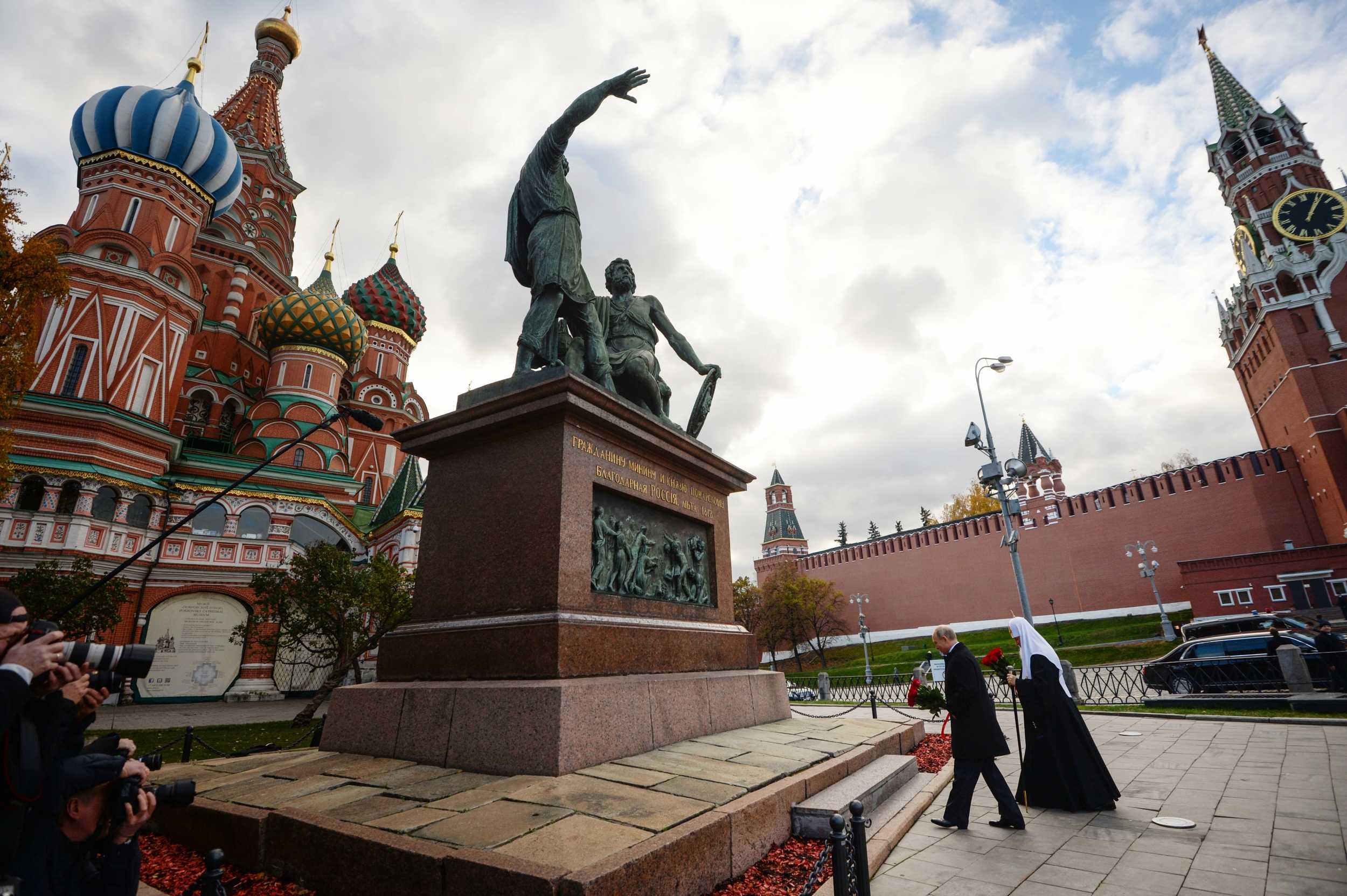 Памятник Минину и Пожарскому на красной площади