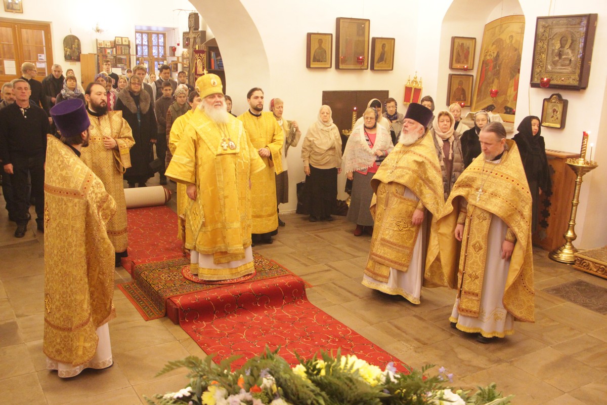 Храм Николая Чудотворца в Голутвине