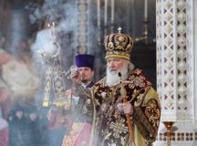 В день праздника Светлого Христова Воскресения Святейший Патриарх Кирилл совершил Пасхальную великую вечерню в Храме Христа Спасителя