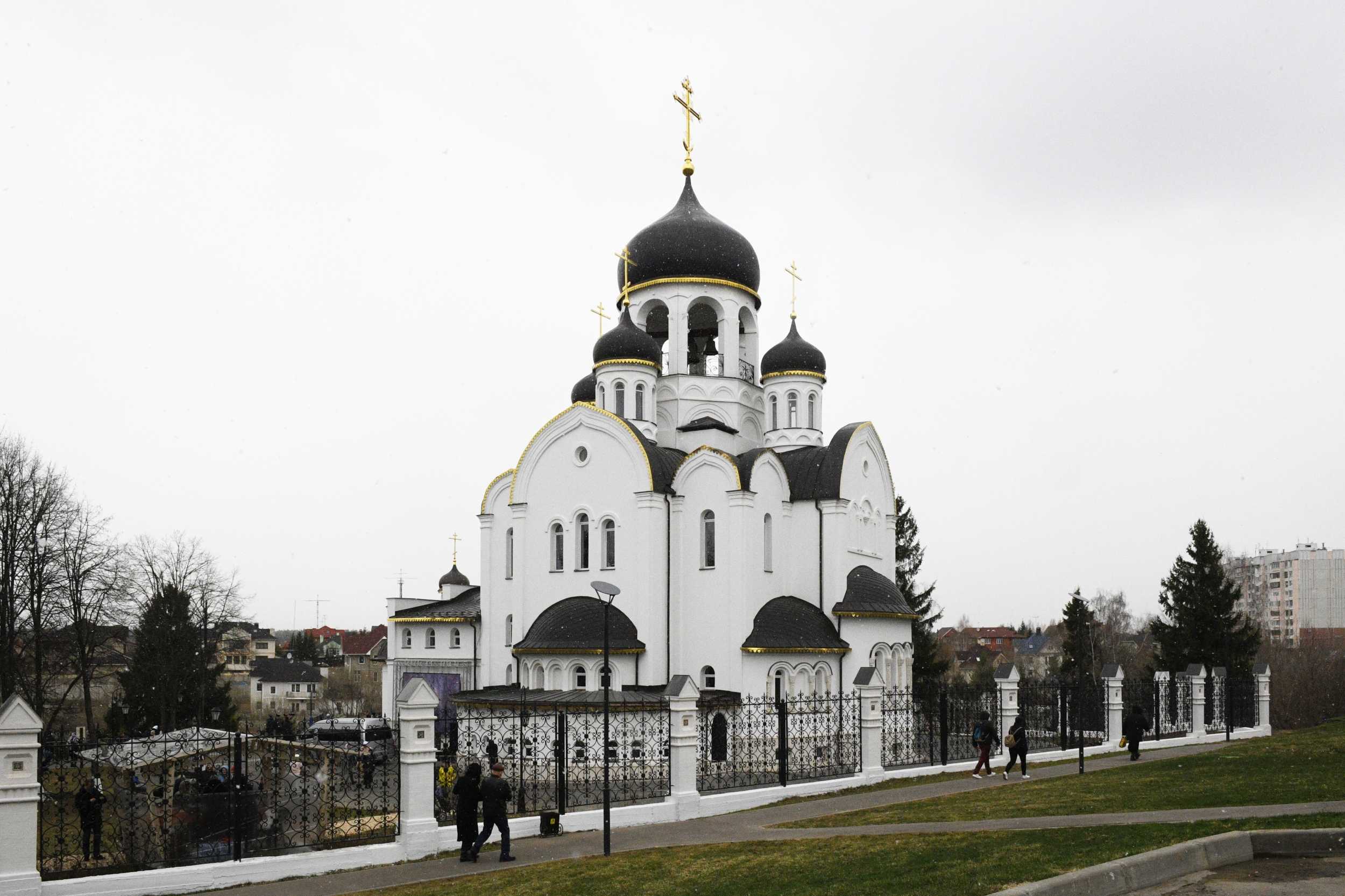 В Неделю 5-ю Великого поста Святейший Патриарх Кирилл освятил храм  Воскресения Христова в пос. Воскресенское — Московская (городская) епархия  Русской Православной Церкви