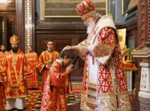 В Неделю 4-ю по Пасхе Святейший Патриарх Кирилл совершил Божественную литургию в Храме Христа Спасителя