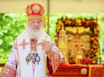 В праздник Собора новомучеников, в Бутове пострадавших, Святейший Патриарх Кирилл совершил Литургию на Бутовском полигоне