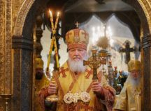 В день памяти равноапостольного князя Владимира Святейший Патриарх Кирилл совершил Литургию в Успенском соборе Кремля