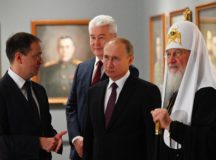 Президент России В.В. Путин и Святейший Патриарх Кирилл посетили выставку «Память поколений»