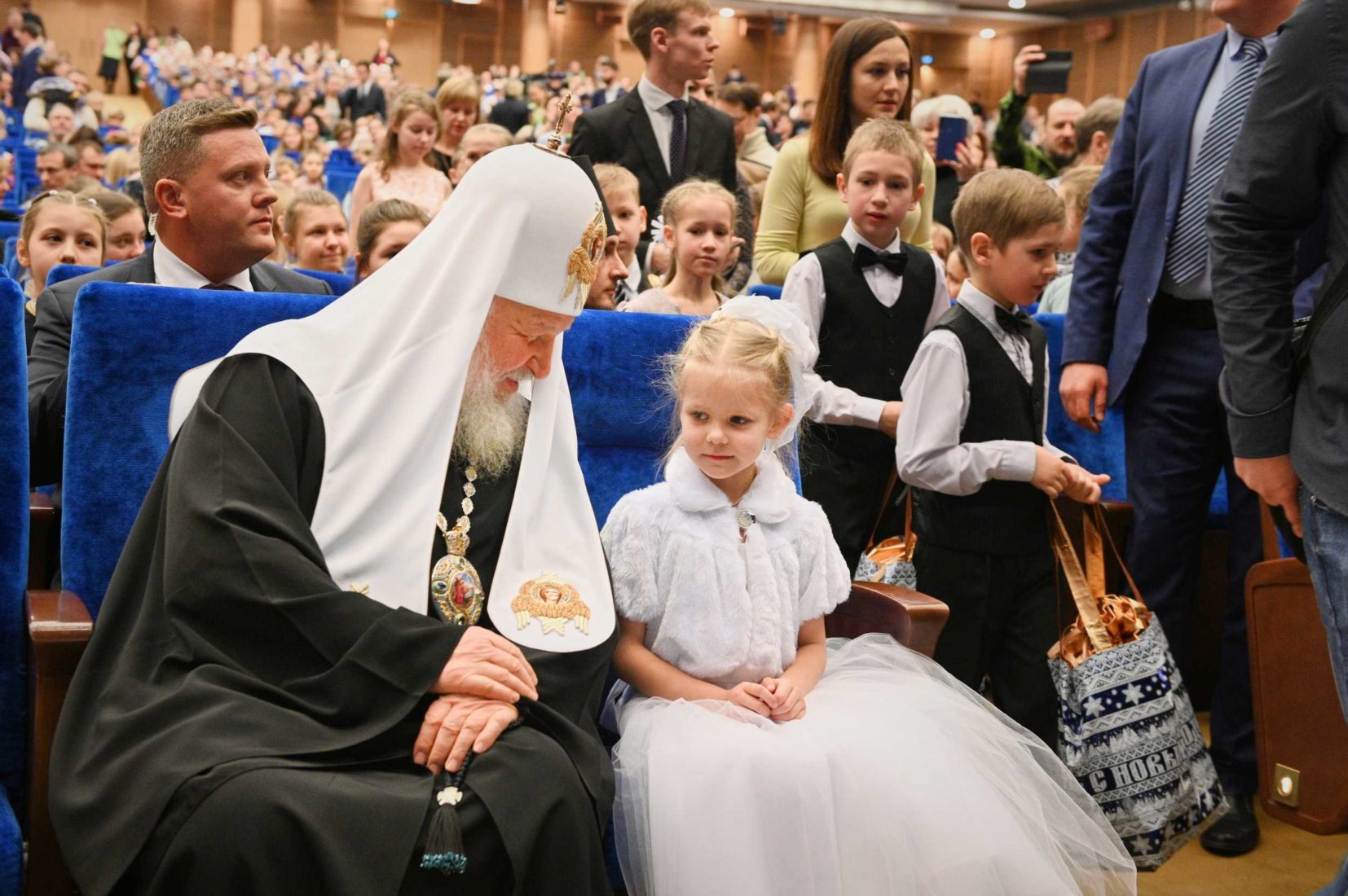 Кирилл Патриарх с детьми
