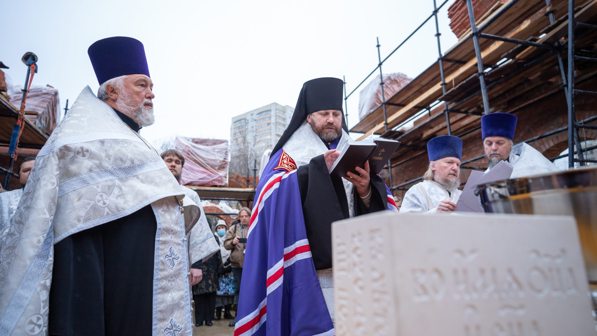 храм трех святителей в раменках