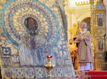 В день памяти святителя Николая Чудотворца Святейший Патриарх Кирилл совершил Божественную литургию в Храме Христа Спасителя