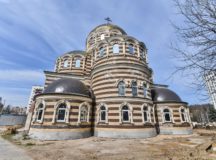Храм священномученика Ермогена в Гольянове планируется сдать в эксплуатацию в 2022 году