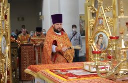 В храме преподобного Сергия Радонежского в Тушине освящен приставной престол