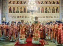 В день отдания праздника Пасхи митрополит Дионисий возглавил соборную Литургию духовенства Москворецкого благочиния