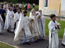 Состоялось великое освящение храма Живоначальной Троицы в Васюнине