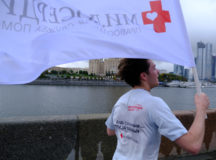 Более тысячи человек поддержали участников акции «Милосердие на бегу»