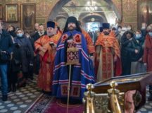 Епископ Одинцовский Фома возглавил торжества по случаю престольного праздника храма Архангела Михаила в Тропареве