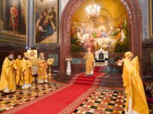В Неделю 23-ю по Пятидесятнице Святейший Патриарх Кирилл совершил Литургию в Храме Христа Спасителя