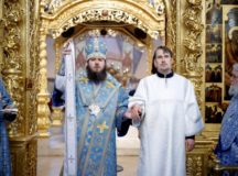 Епископ Сергиево-Посадский Фома совершил диаконскую хиротонию алтарника храма Покрова Пресвятой Богородицы на Городне