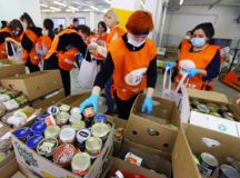 Православные волонтеры в Москве помогли собрать 40 тонн продуктов для нуждающихся. Информационная сводка от 26 декабря 2021 года