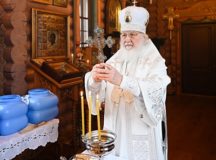 В Крещенский сочельник Святейший Патриарх Кирилл совершил Литургию в Александро-Невском скиту