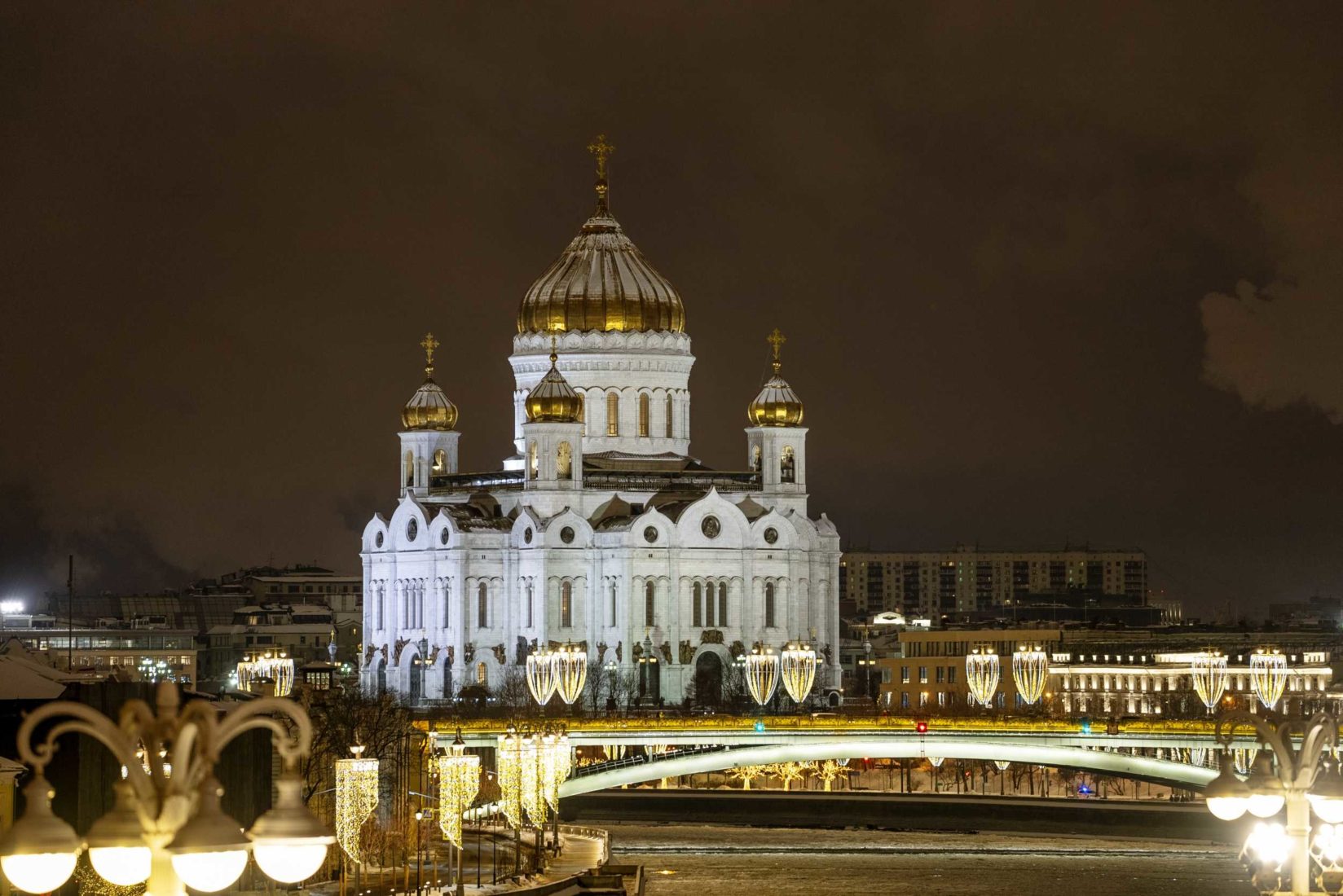 храм христа спасителя вечером