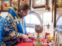 Епископ Одинцовский Фома совершил Литургию в храме преподобного Серафима Саровского в Кунцеве