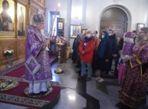 Епископ Верейский Пантелеимон возглавил Литургию в храме Казанской иконы Божией Матери в Теплом Стане