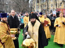 Храм Казанской иконы Божией Матери в Лосиноостровской увенчался куполом с крестом