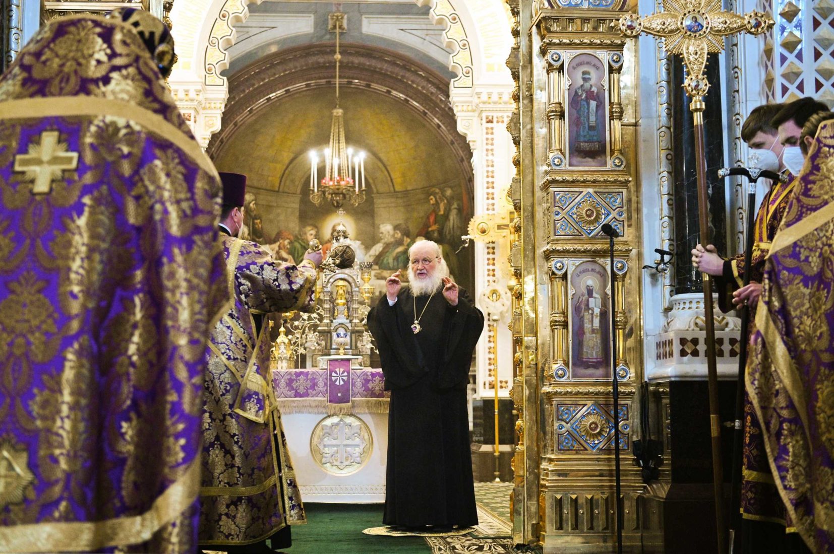 Служба в храме Христа Спасителя