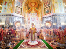 В Неделю 5-ю по Пасхе, день памяти святителя Николая Чудотворца, Святейший Патриарх Кирилл совершил Литургию в Храме Христа Спасителя
