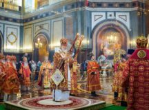 В Неделю 6-ю по Пасхе Святейший Патриарх Кирилл совершил Литургию в кафедральном соборном Храме Христа Спасителя