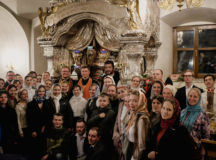 Православная молодежь Москвы приняла участие в молебне у мощей блаженной Матроны Московской