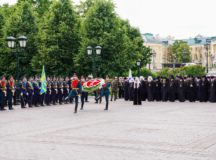 Предстоятель Русской Церкви возложил венок к могиле Неизвестного солдата у Кремлевской стены