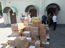 В Московской епархии продолжается сбор продуктов питания для пострадавших мирных жителей и беженцев из ДНР, ЛНР и Украины