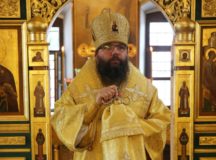 Архиепископ Егорьевский Матфей совершил Литургию в храме Живоначальной Троицы в Карачарове