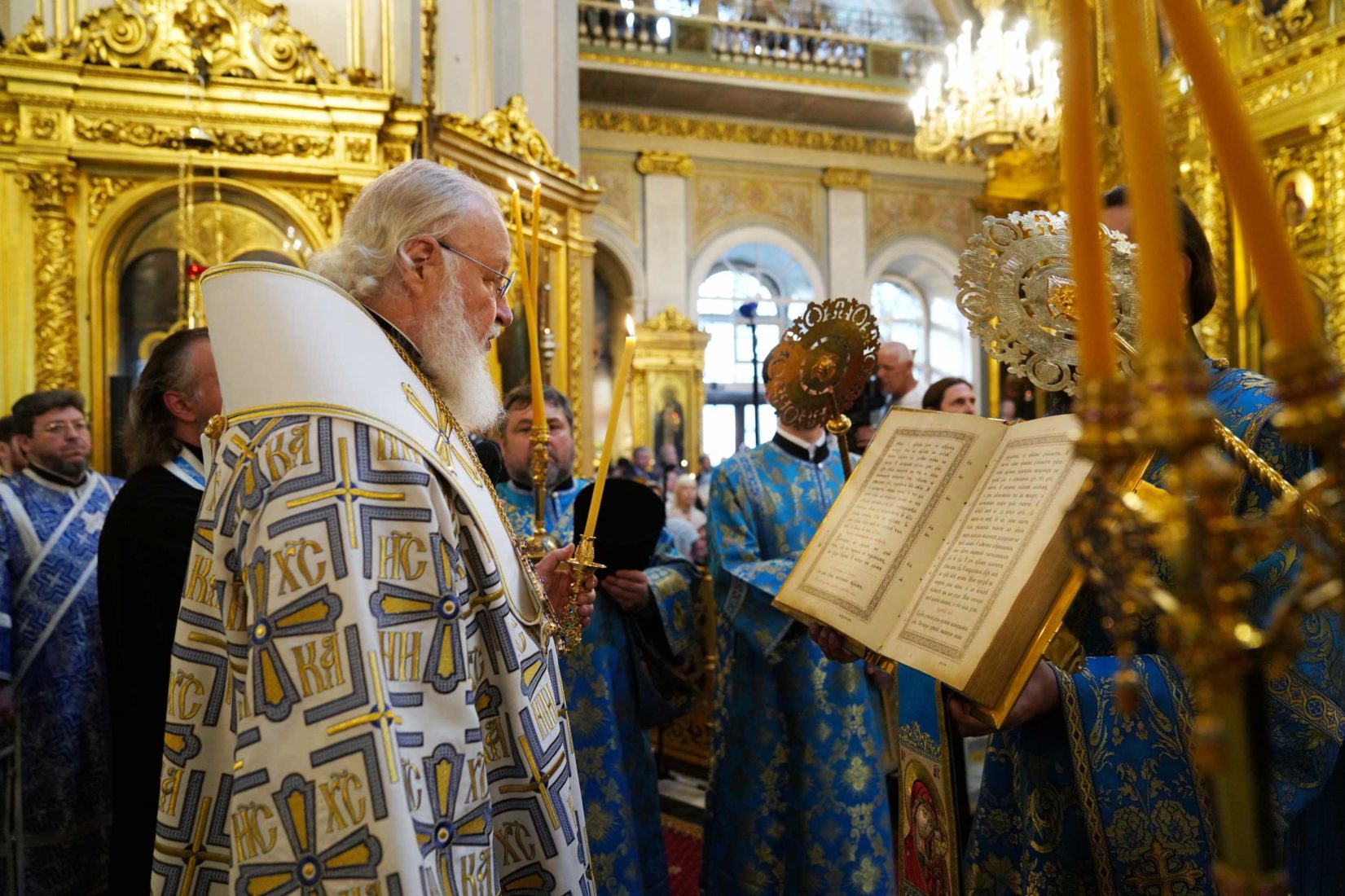 священники елоховского собора в москве