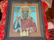 В праздник Крещения Руси митрополит Астанайский Александр совершил Литургию в храме на Миусском кладбище