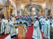 В праздник Казанской иконы Божией Матери епископ Одинцовский Фома совершил Литургию в Богоявленском кафедральном соборе