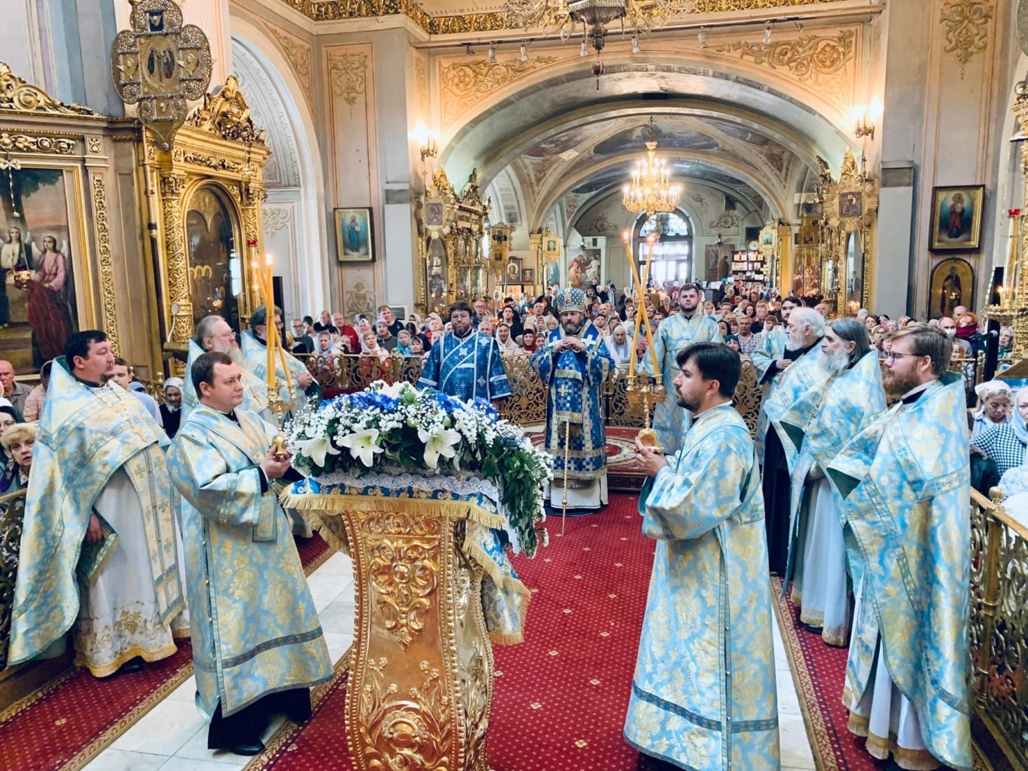 Литургия Богоявленский кафедральный собор
