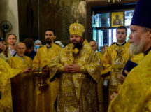 Епископ Наро-Фоминский Парамон совершил Литургию в храме иконы Божией Матери «Знамение» в Аксиньине