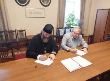 Подписано соглашение о сотрудничестве между Комиссией по работе с вузами и научным сообществом и Институтом мировой литературы