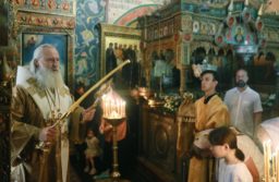 Митрополит Каширский Феогност совершил Литургию в храме Василия Блаженного на Красной площади