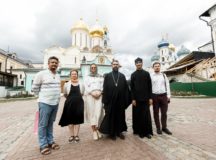 Группа православных румынских кинематографистов посетила Троице-Сергиеву лавру